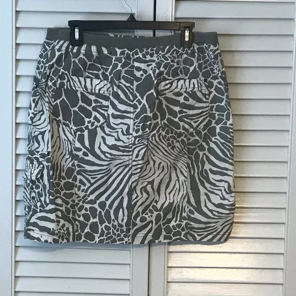 Chico's Green and Cream Animal Print Skirt - Picture 3 of 8